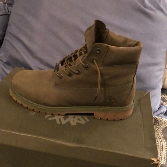 Timberlands - Picture 1 of 4